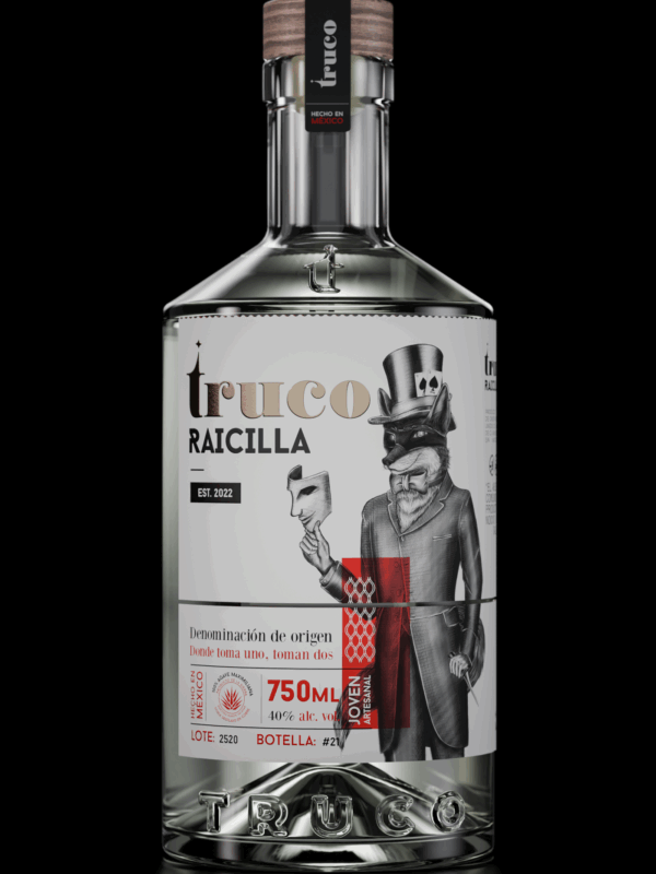 DIseño de botella Raicilla Mezcal